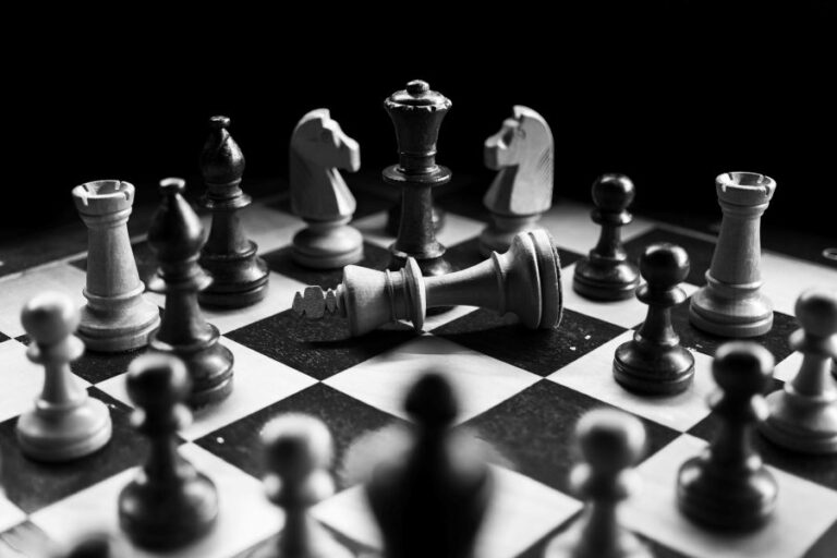 Chess .com: A Detailed Look at the Online Chess Platform Leading the ...